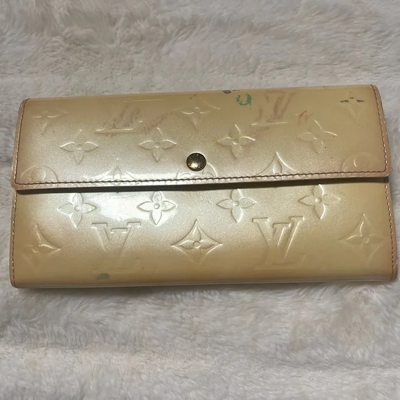LOUIS VUITTON VERNIS SNAP WALLET- Authentic- Ombre Yellow​